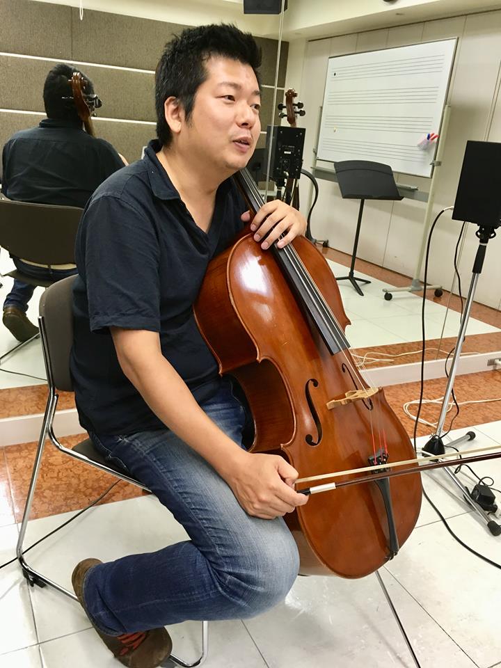 ヤマハ大人の音楽レッスンチェロ講師の穴田貴也講師