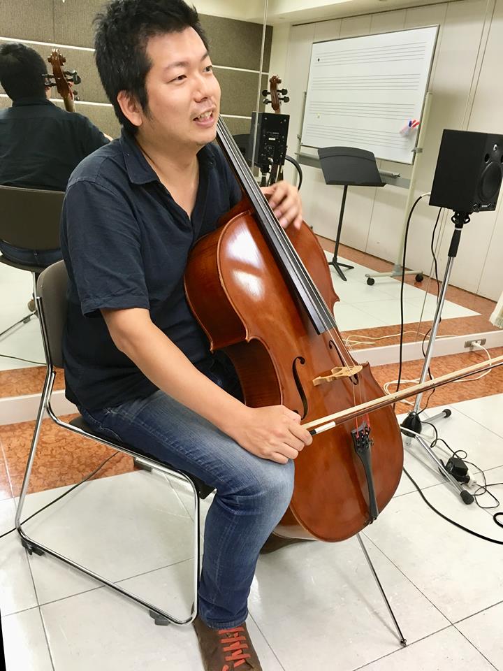 ヤマハ大人の音楽レッスンチェロ講師の穴田貴也講師