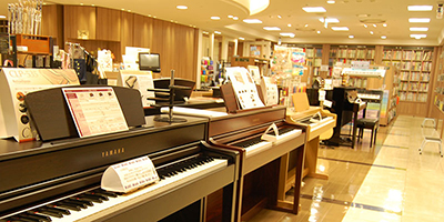 スガナミ楽器多摩店