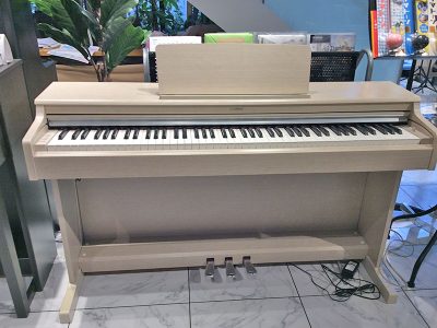 ARIUS　電子ピアノ　YAMAHA　動作確認済み❕ゲート付き軽トラ”無料貸出❕購入後取り置きにも対応 ❕　R3756 電子ピアノ ARIUS ホワイトウッド調仕上げ YDP-145WH [88鍵盤] YAMAHA